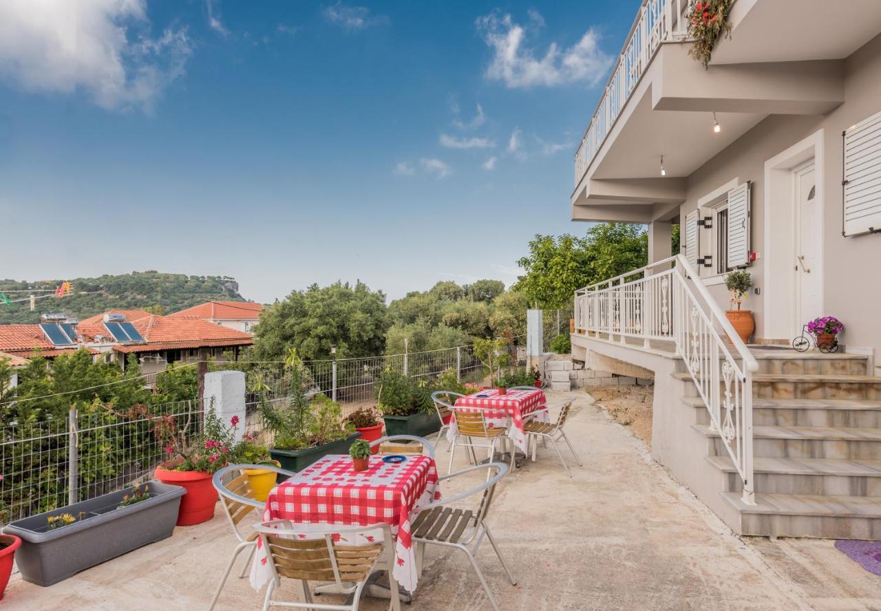 Domus Lukas Apartments Marathias  Exterior photo