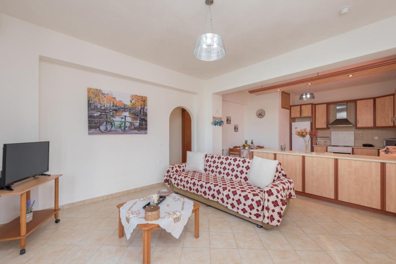Domus Lukas Apartments Marathias  Exterior photo